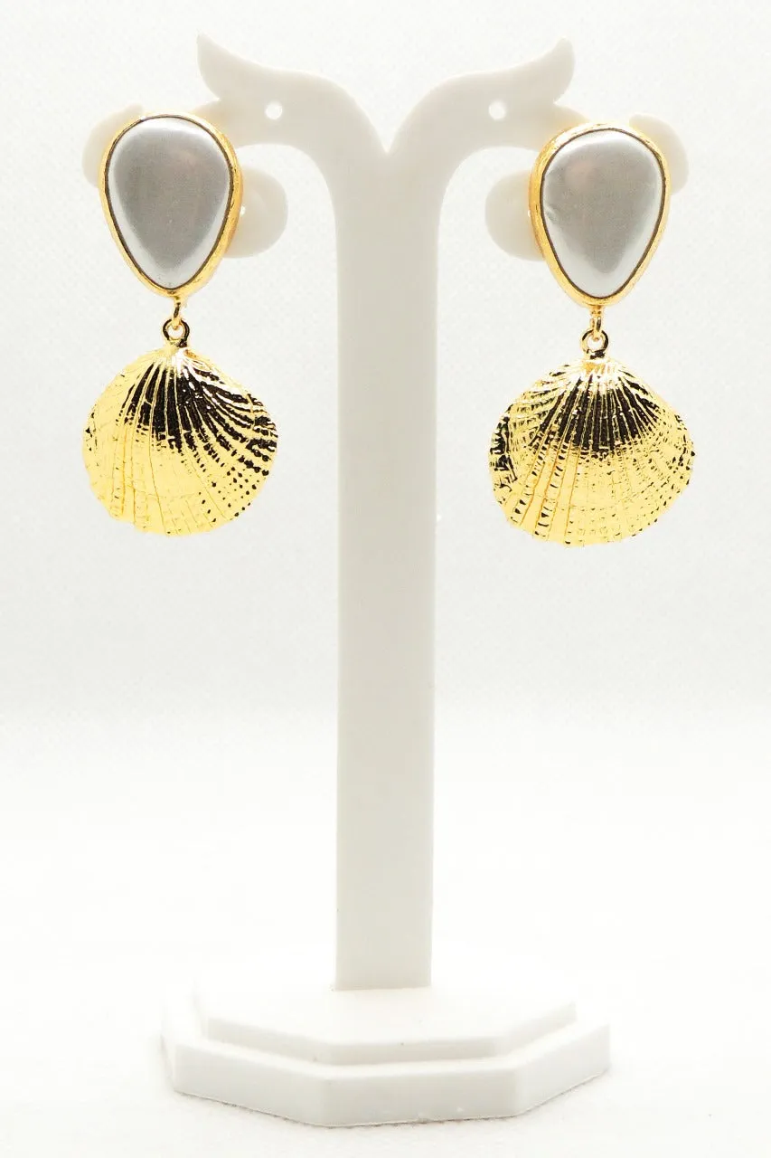 Mira Earrings In Pearl